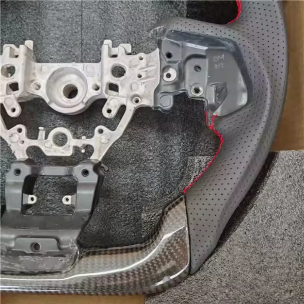 Volant de course en cuir et carbone pour Subaru Forester et Impreza (2020–2024)