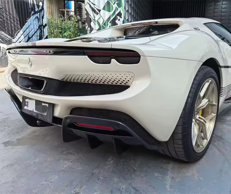 Cache-moteur arrière en fibre de carbone sèche pour Ferrari 296 GTB