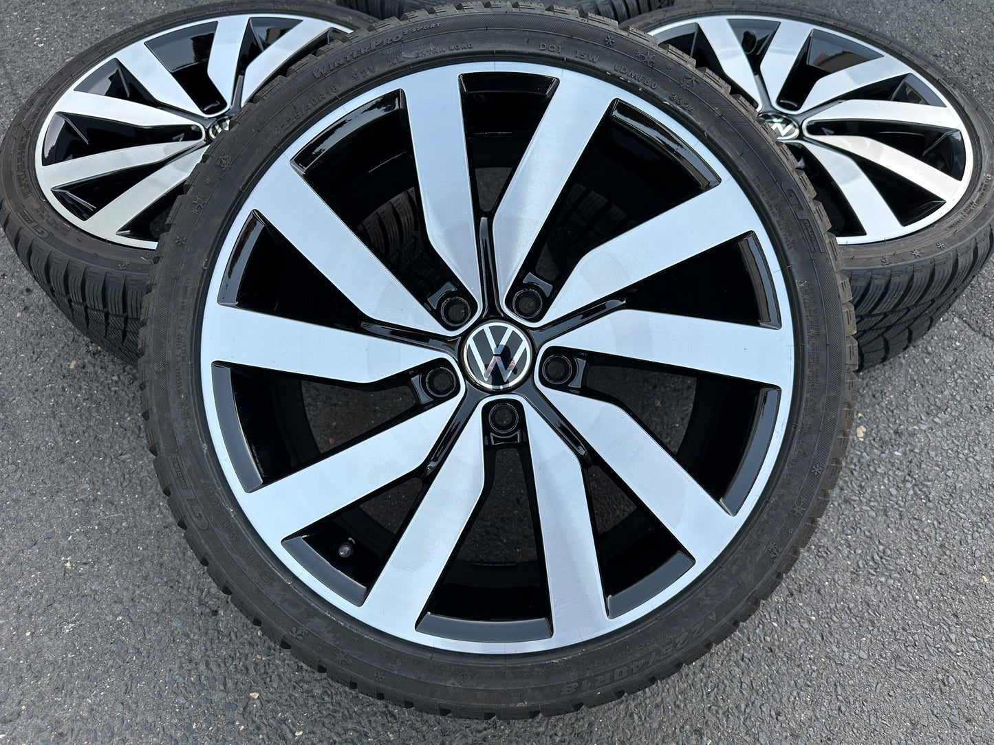 Kompletträder Original Volkswagen Marseille Alufelgen Golf VIII 8 GTI 225/40R18 7,5jx18 ET51 5x112. Top