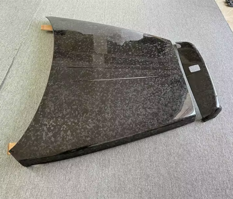 Carbon Motorhaube für Rolls-Royce Cullinan