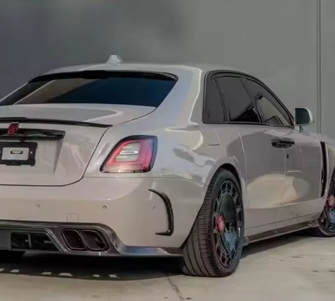 Kit carrosserie en carbone pour Rolls-Royce Ghost