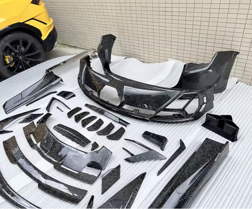 Kit carrosserie en carbone pour Lamborghini Urus