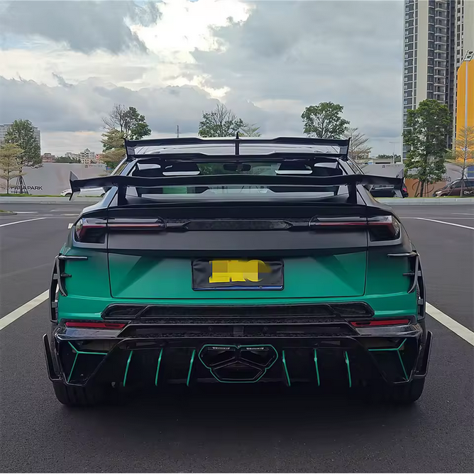 Kit carrosserie en carbone pour Lamborghini Urus