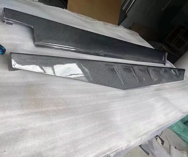 Bas de caisse en carbone véritable 3K (style Novi-tec) pour Lamborghini Aventador LP700 / LP720