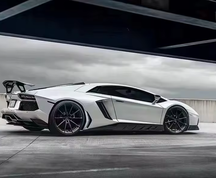 Bas de caisse en carbone véritable 3K (style Novi-tec) pour Lamborghini Aventador LP700 / LP720