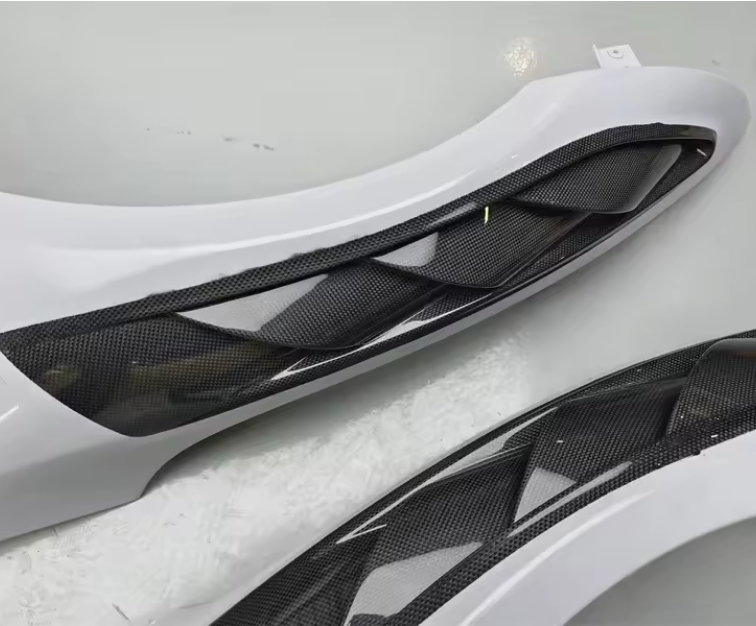 Ailes BatFury Aero Dry en carbone pour Ferrari 296 GTB