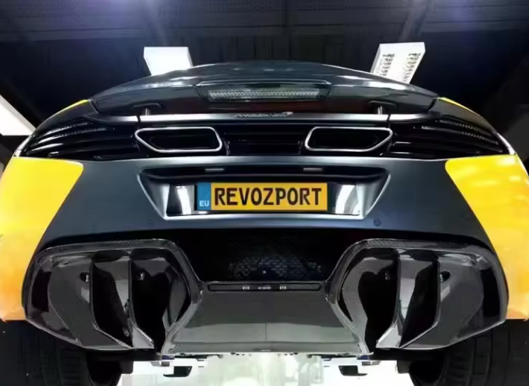Diffuseur arrière en carbone sec pour McLaren 650S