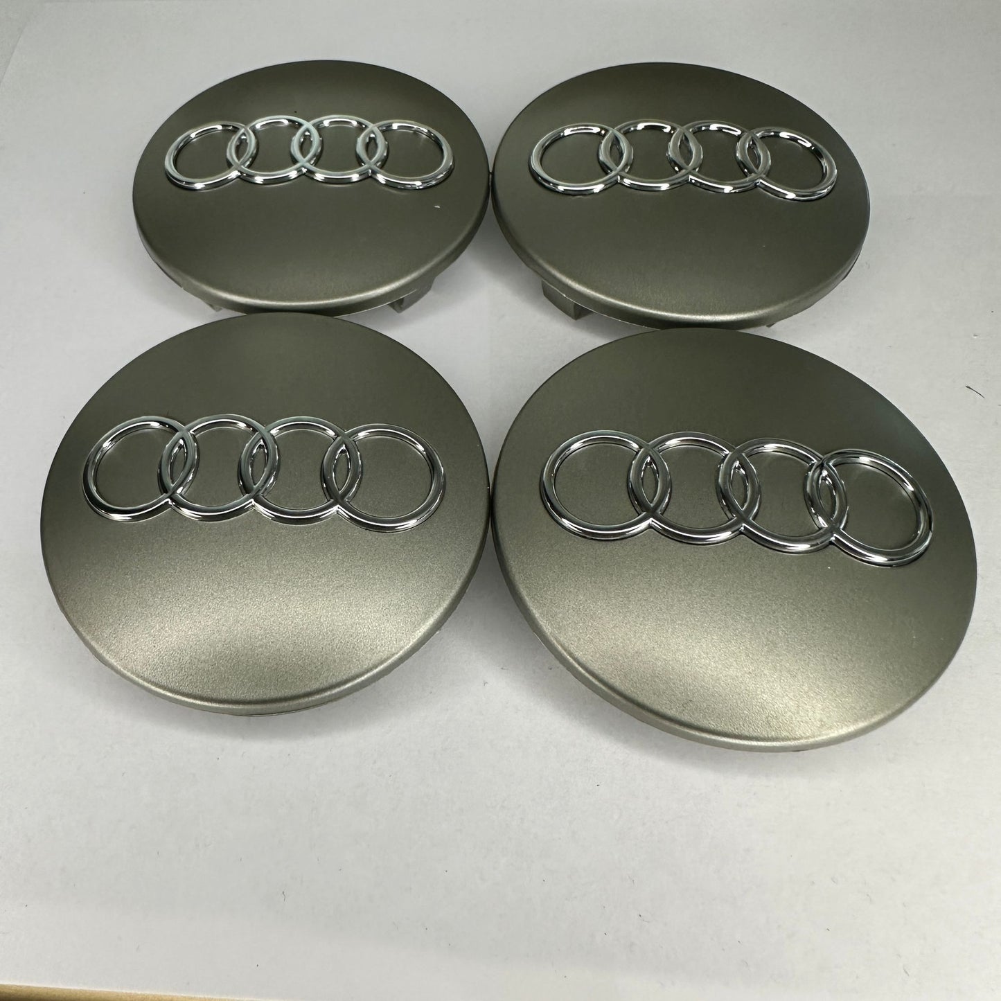 4x Audi kompatible Nabendeckel 68mm Matt Grau